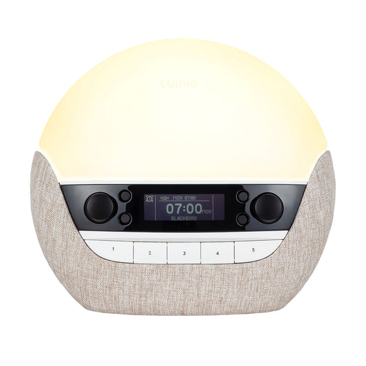 Lumie Bodyclock Luxe FM är en högkvalitativ wake-up lampa med FM-radio och naturliga ljud