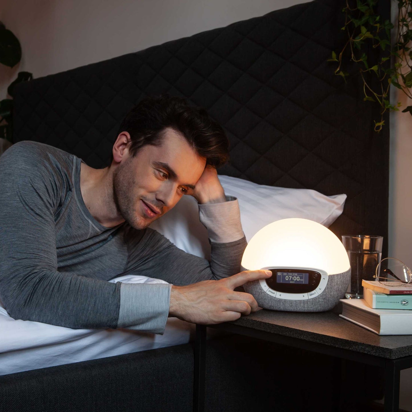 Lumie Bodyclock Shine är en riktigt bra wake-up lampa med FM-radio och flera naturljud