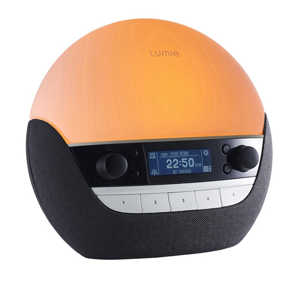 Lumie Bodyclock Luxe DAB är en högkvalitativ wake-up lampa med DAB-radio och naturliga ljud